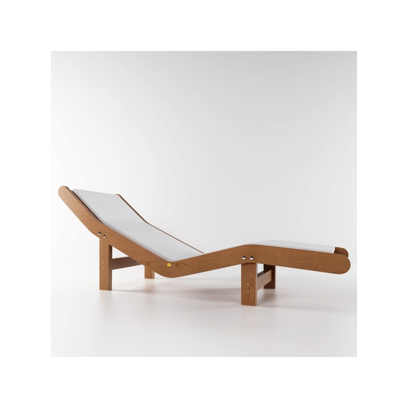 Lettino per Centro Benessere Chaise Longue - colore ciliegio con cuscino bianco Lettino per Centro Benessere Chaise Longue - colore ciliegio con cuscino bianco