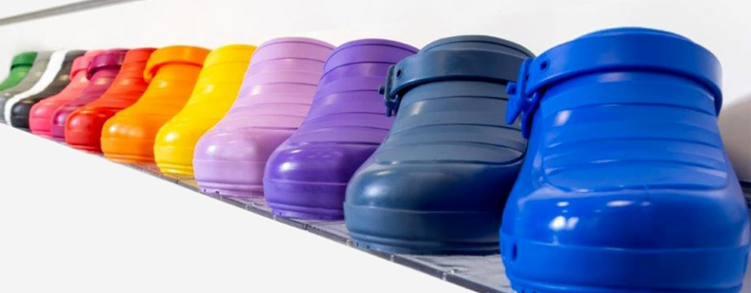 Calzature Sanitarie e Antinfortunistiche: Quali Utilizzare?
