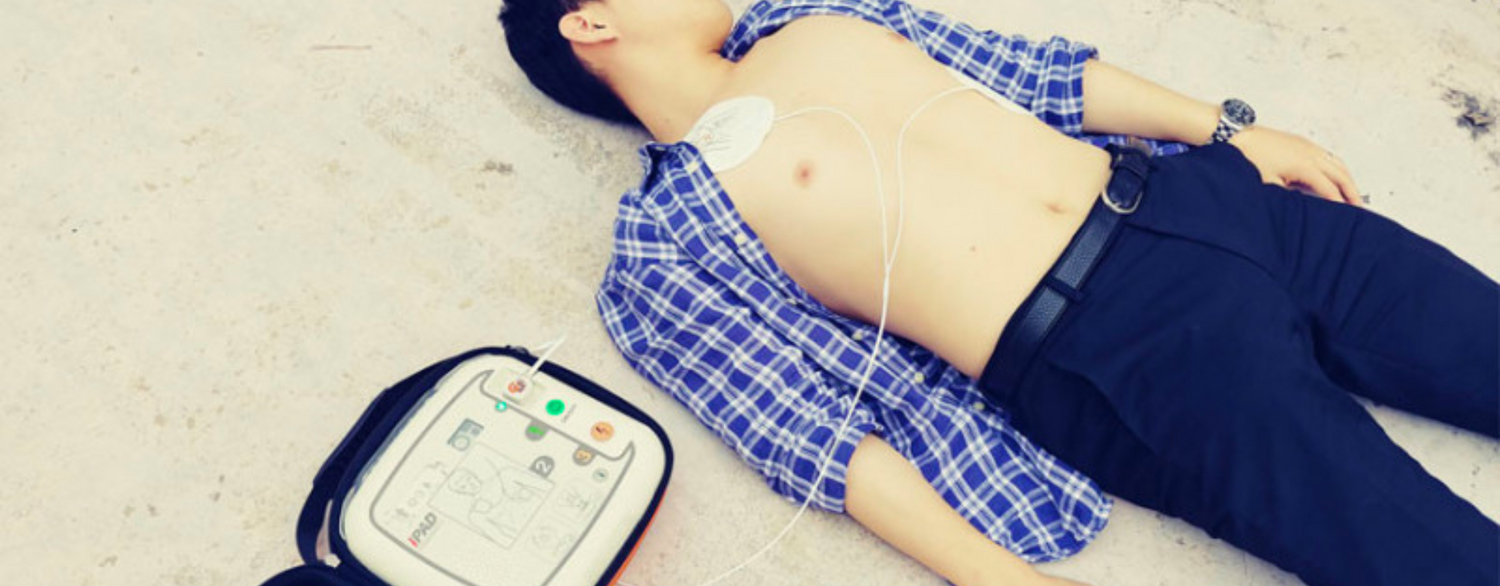 Defibrillatore: quanto costa, quando è obbligatorio e come sceglierlo