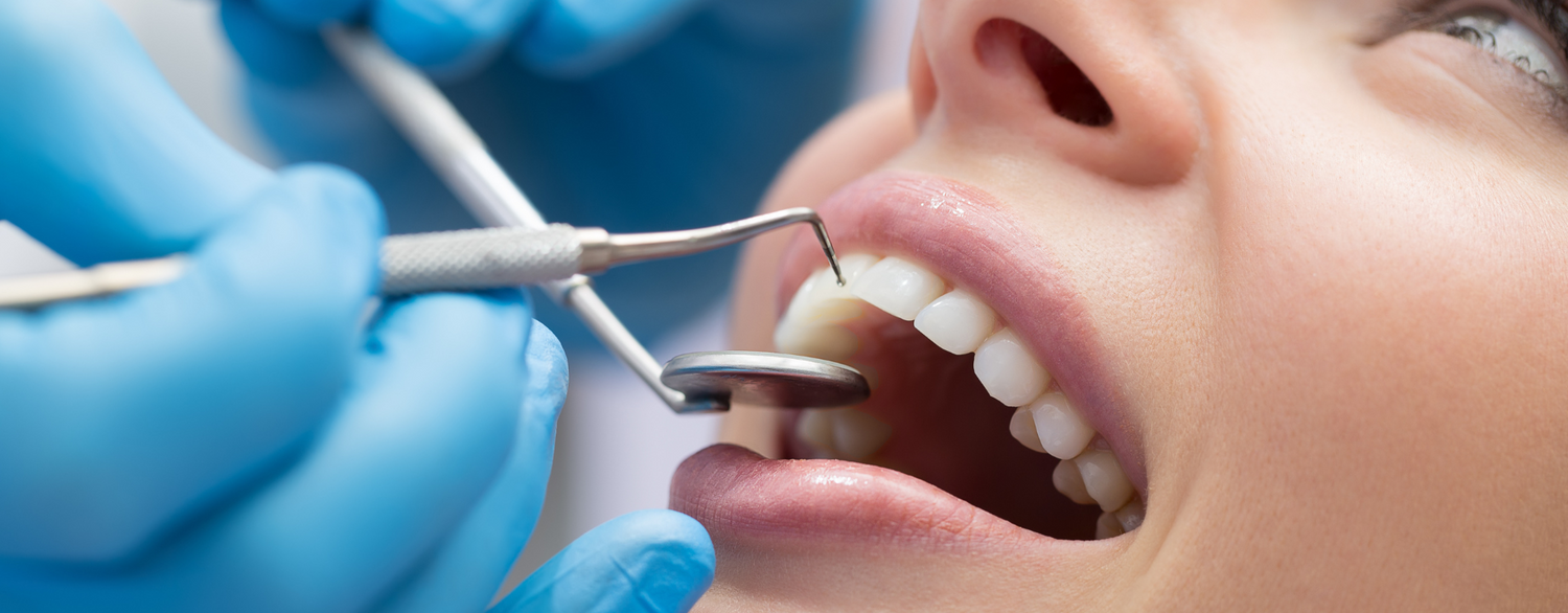Forniture per dentisti e odontoiatri: quali sono gli strumenti essenziali e come sceglierli