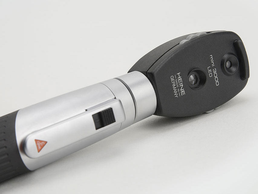 Oftalmoscopio Heine Mini 3000 Led Manico Ricaricabile - Nero