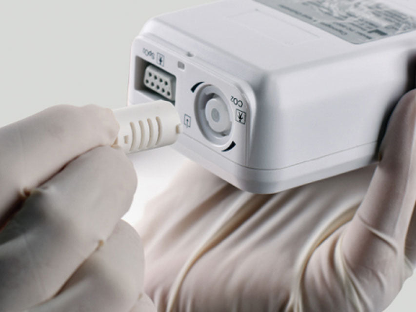 Capnografo e ossimetro PC-900B