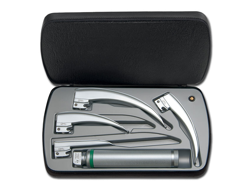 Set laringo F.O. Heine classic con 4 lame (Esaurito, sostituito da codice 34446)